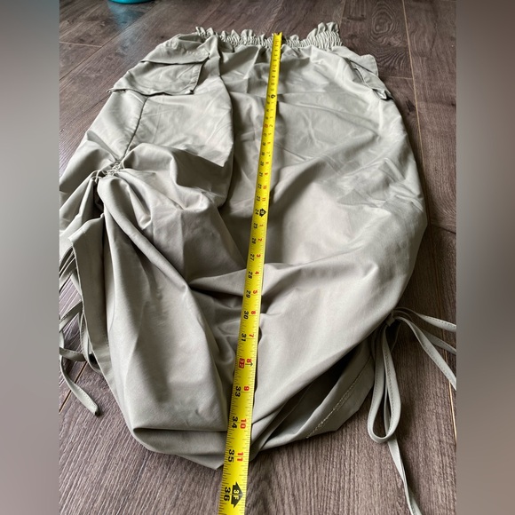 3/$30 SHEIN army green cargo skirt w/ side pockets - Picture 9 of 9